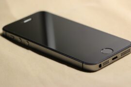 Pourquoi Changer la Batterie de Votre iPhone 5 Avant de Voyager